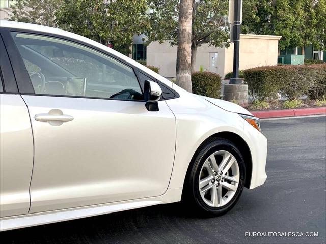 Photo of 2021 Super White Toyota Corolla