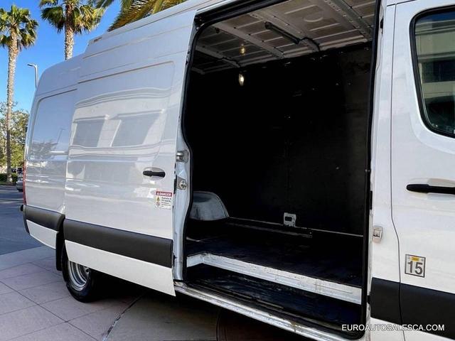 Photo of 2019 White Mercedes-Benz Sprinter 3500XD