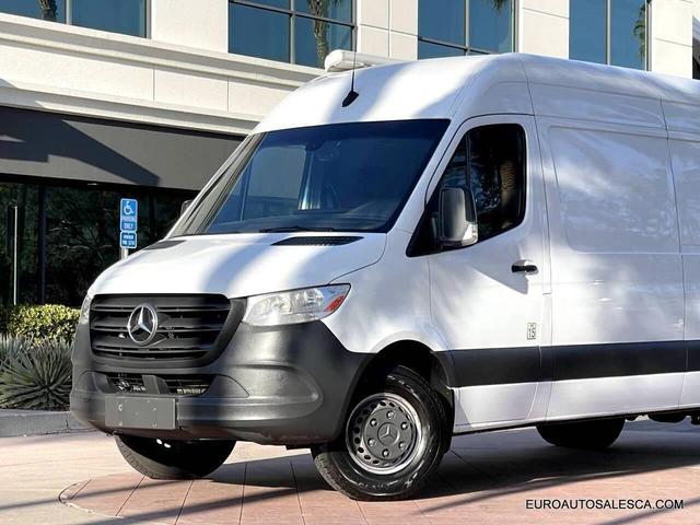 Photo of 2019 White Mercedes-Benz Sprinter 3500XD