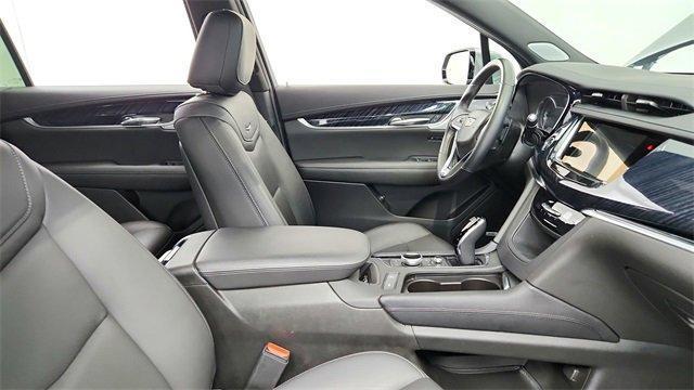 Photo of 2024 Silver Metallic Cadillac XT6