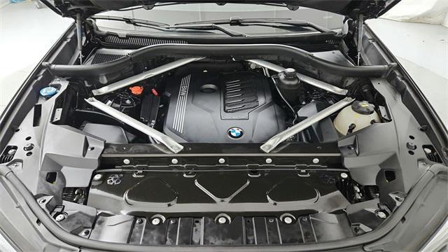 Photo of 2020 Black Sapphire Metallic BMW X5