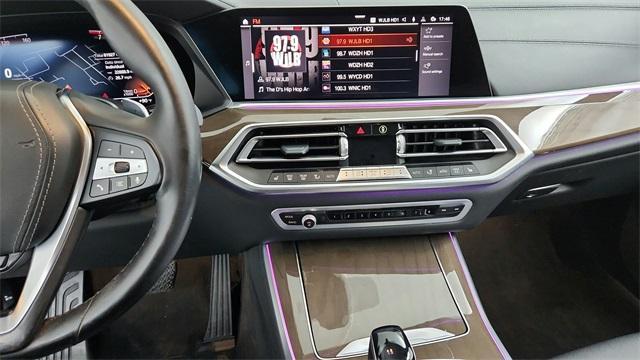 Photo of 2020 Black Sapphire Metallic BMW X5
