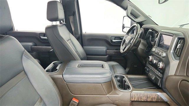 Photo of 2022 White Frost Tri-Coat GMC Sierra 2500