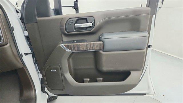 Photo of 2022 White Frost Tri-Coat GMC Sierra 2500