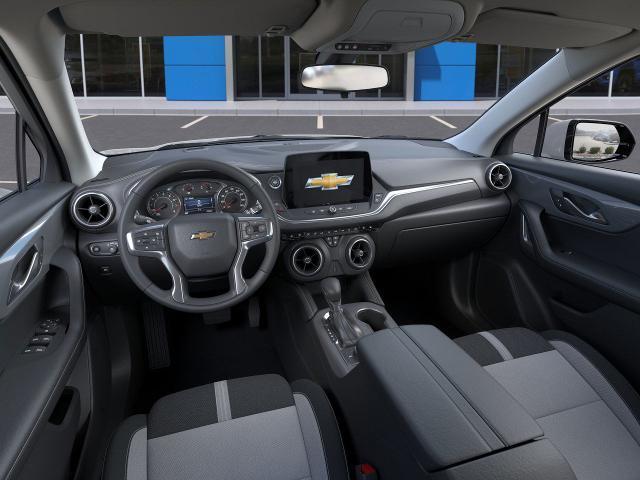Photo of 2025 Summit White Chevrolet Blazer