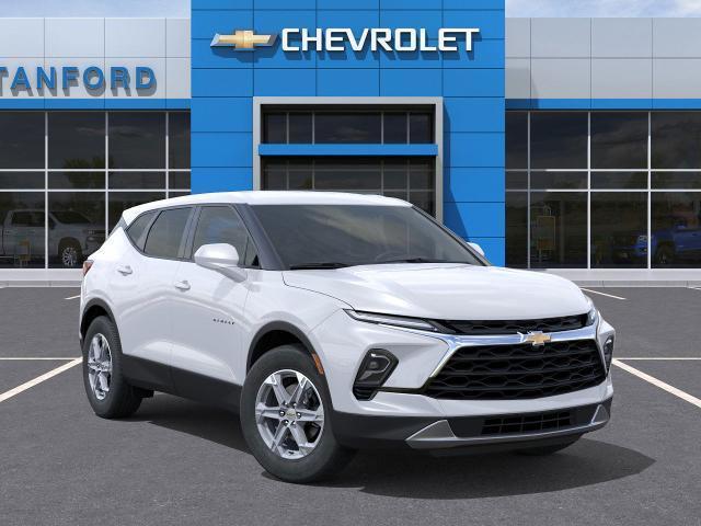 Photo of 2025 Summit White Chevrolet Blazer