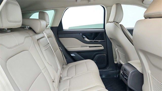 Photo of 2022 Pristine White Lincoln Corsair