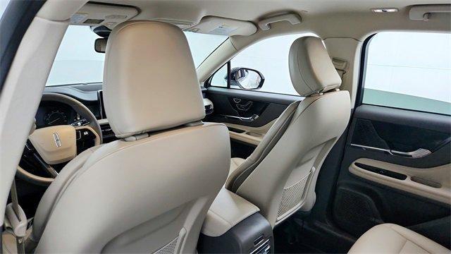 Photo of 2022 Pristine White Lincoln Corsair