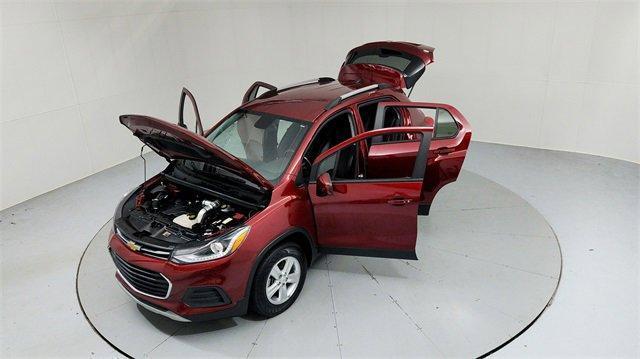Photo of 2022 Crimson Metallic Chevrolet Trax