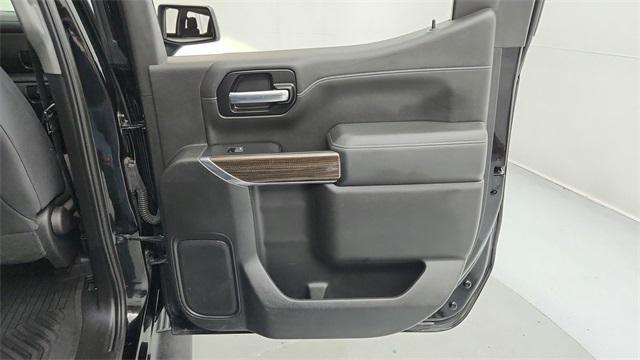 Photo of 2020 Black Chevrolet Silverado 1500