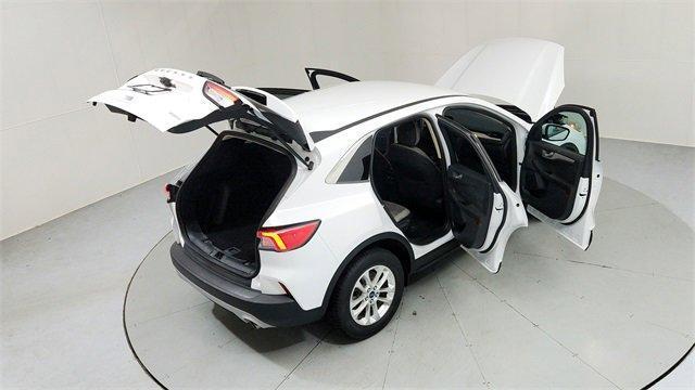 Photo of 2020 Oxford White Ford Escape