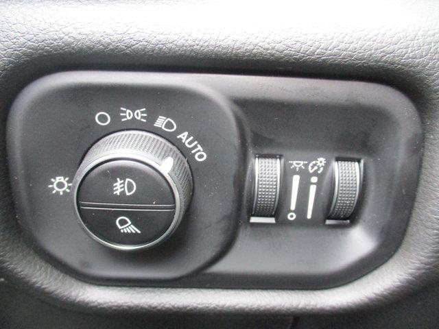 Photo of 2025 Ivory White RAM 1500