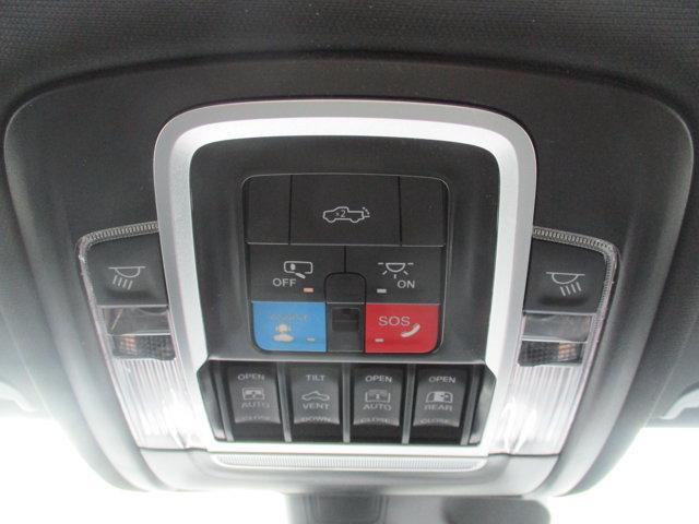 Photo of 2025 Ivory White RAM 1500
