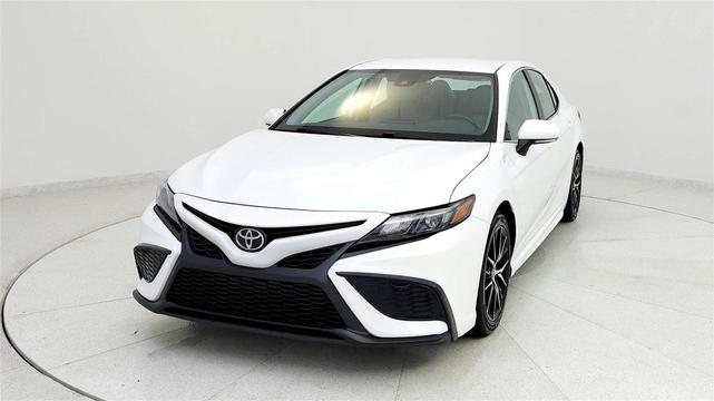 Photo of 2023 White Toyota Camry