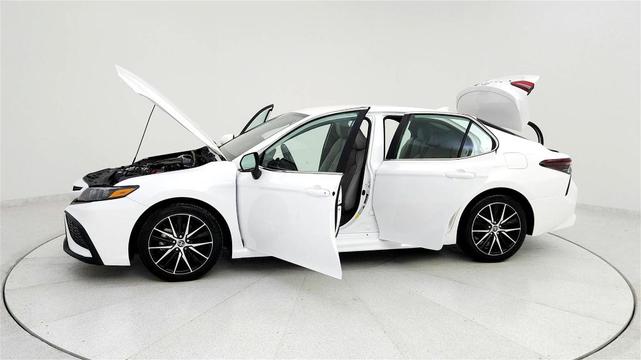 Photo of 2023 White Toyota Camry