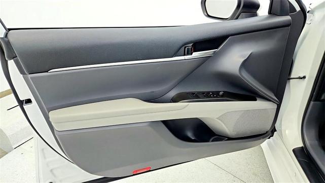 Photo of 2023 White Toyota Camry