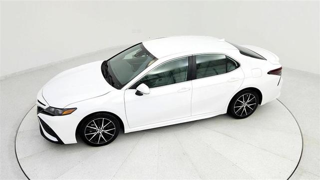 Photo of 2023 White Toyota Camry