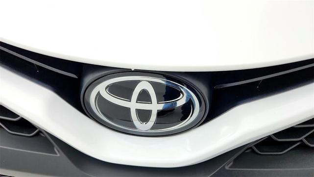 Photo of 2023 White Toyota Camry