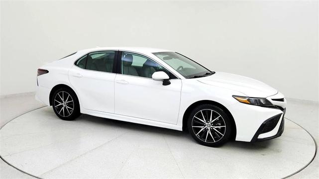 Photo of 2023 White Toyota Camry