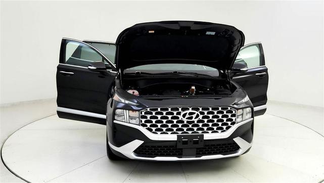 Photo of 2023 Black Hyundai SANTA FE