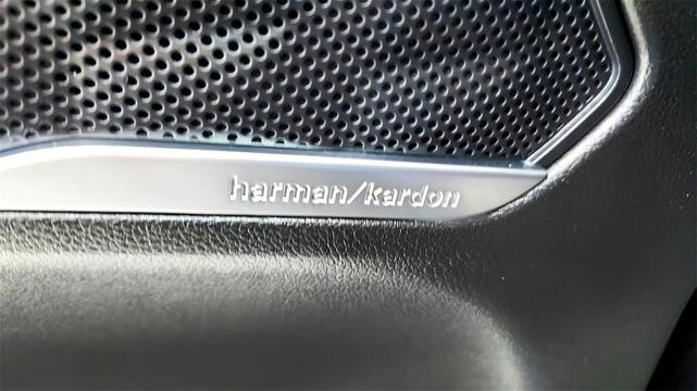 Photo of 2023 Black Hyundai SANTA FE