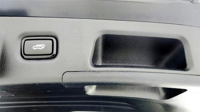 Photo of 2023 Black Hyundai SANTA FE