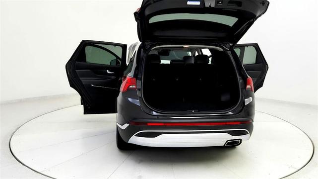 Photo of 2023 Black Hyundai SANTA FE