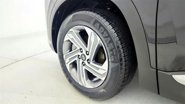 Photo of 2023 Black Hyundai SANTA FE