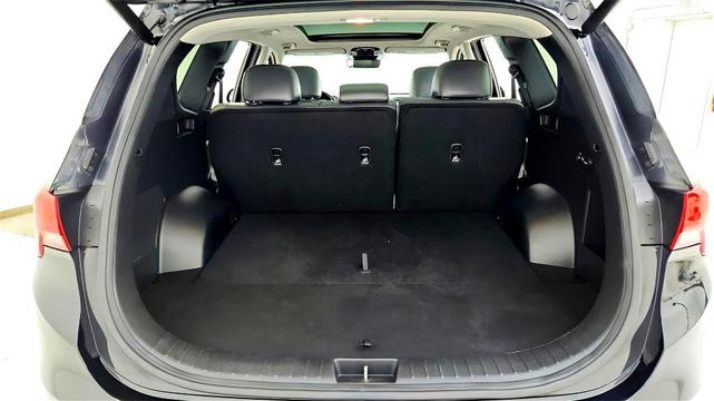 Photo of 2023 Black Hyundai SANTA FE