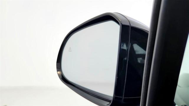 Photo of 2023 Black Hyundai SANTA FE