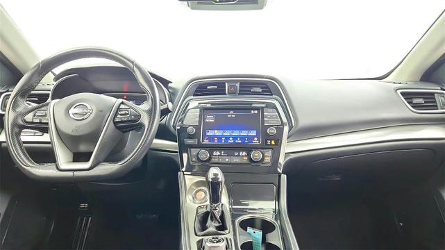 Photo of 2023 White Nissan Maxima