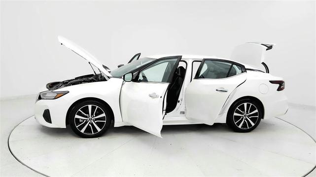 Photo of 2023 White Nissan Maxima