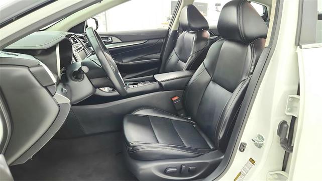 Photo of 2023 White Nissan Maxima