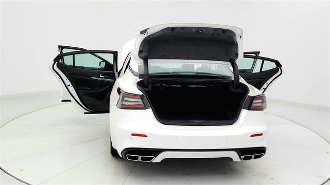 Photo of 2023 White Nissan Maxima