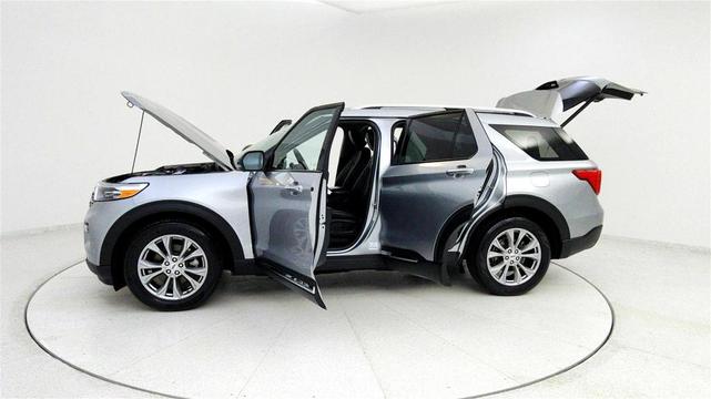 Photo of 2023 Silver Ford Explorer