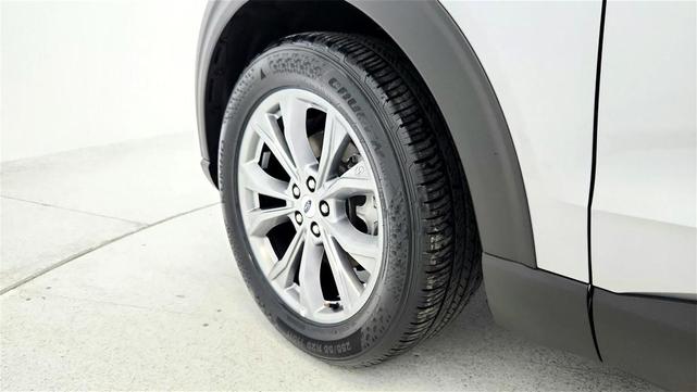 Photo of 2023 Silver Ford Explorer