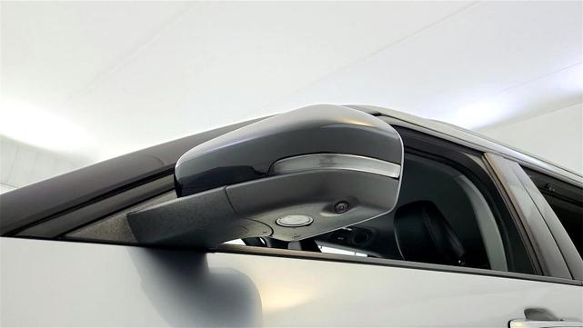Photo of 2023 Silver Ford Explorer