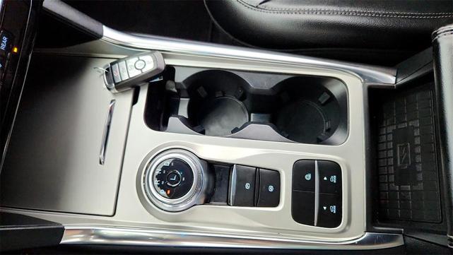 Photo of 2023 Silver Ford Explorer