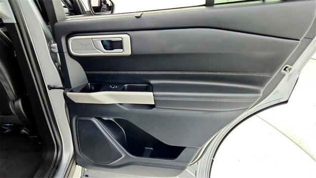 Photo of 2023 Silver Ford Explorer
