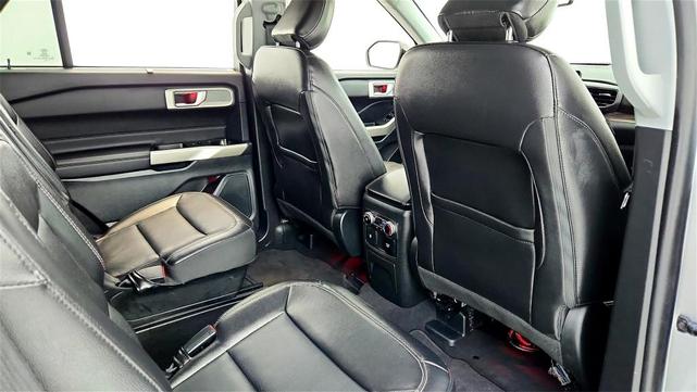 Photo of 2023 Silver Ford Explorer