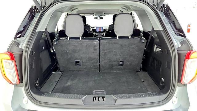 Photo of 2023 Silver Ford Explorer