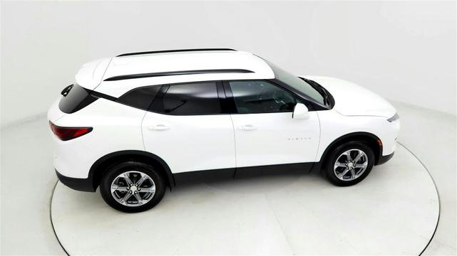 Photo of 2023 White Chevrolet Blazer