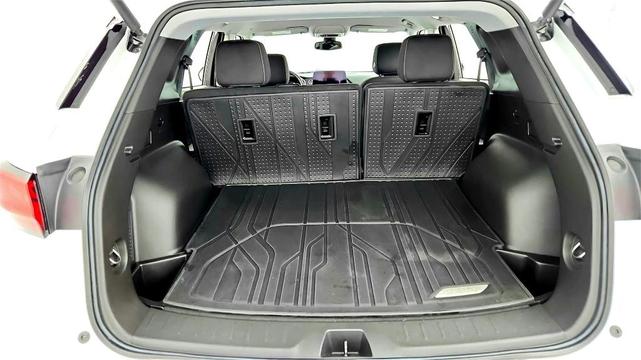 Photo of 2023 White Chevrolet Blazer