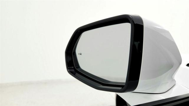 Photo of 2023 White Chevrolet Blazer