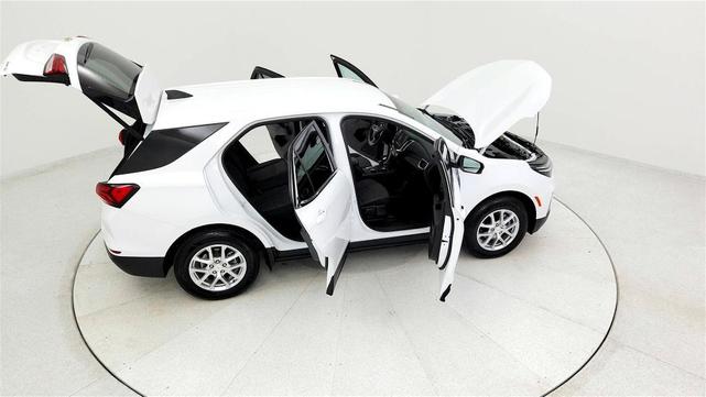 Photo of 2024 White Chevrolet Equinox