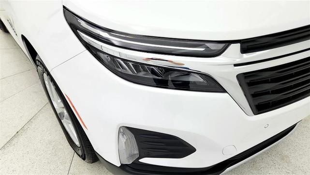 Photo of 2024 White Chevrolet Equinox