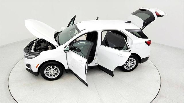 Photo of 2024 White Chevrolet Equinox
