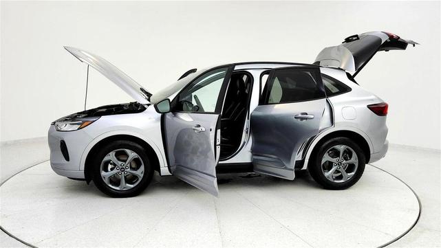 Photo of 2023 Silver Ford Escape