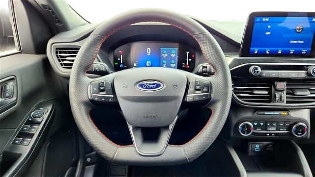 Photo of 2023 Silver Ford Escape