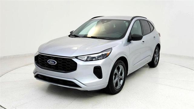 Photo of 2023 Silver Ford Escape